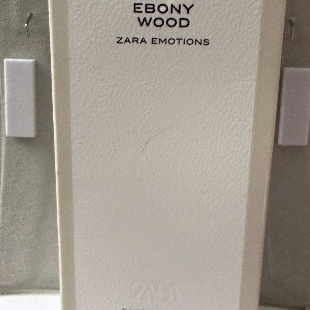 Women Zara Ebony Wood Eau de Parfum – Cream White Bottle - Picture 2 of 12